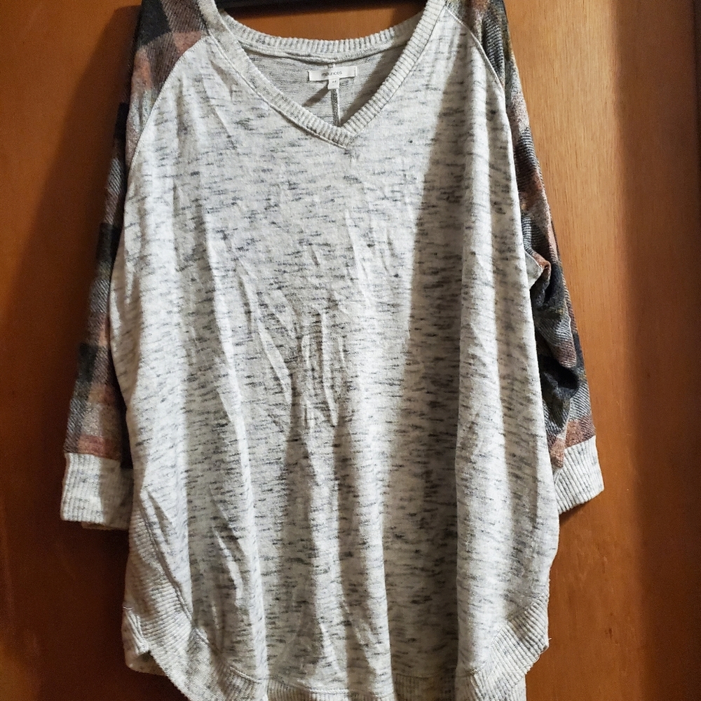 Maurices shirt